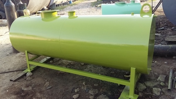 ขายถังน้ำมันมือสองขนาด 1100 ลิตร หนา 5 มิล กว้าง 78ซ. ยาว2.44ม.สภาพสวยมากค่ะ