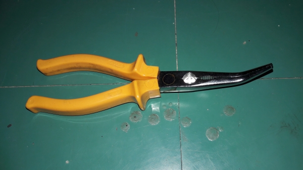 ขายคีมปากงอBOKER MADE IN GERMANY ด้ามกันไฟฟ้า1000V