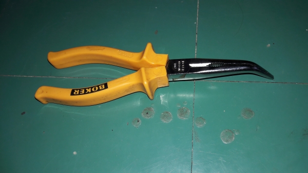 ขายคีมปากงอBOKER MADE IN GERMANY ด้ามกันไฟฟ้า1000V