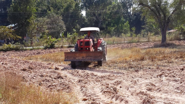 ขายด่วน รถไถKUBOTA M5000 สองเพลา เครื่องปั้มดี รถพร้อมใช้งาน อุปกรณ์ ดันหน้าผานหลัง รถใช้งานประจำ เอกสารเล่มทะเบียน