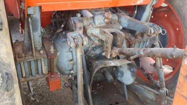 ขายด่วน รถไถKUBOTA M5000 สองเพลา เครื่องปั้มดี รถพร้อมใช้งาน อุปกรณ์ ดันหน้าผานหลัง รถใช้งานประจำ เอกสารเล่มทะเบียน