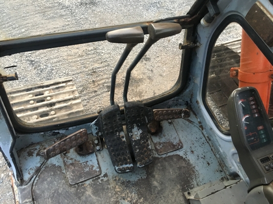 ขายรถแม็คโคร HITACHI EX100-2 นำเข้าจากญี่ปุ่นแท้ๆ 100\% ไม่เคยผ่านการใช้งานในไทย สภาพนางฟ้า สนใจติดต่อ 081-9485494