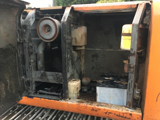 ขายรถแม็คโคร HITACHI EX100-2 นำเข้าจากญี่ปุ่นแท้ๆ 100\% ไม่เคยผ่านการใช้งานในไทย สภาพนางฟ้า สนใจติดต่อ 081-9485494