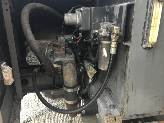 ขายรถแม็คโคร HITACHI EX100-2 นำเข้าจากญี่ปุ่นแท้ๆ 100\% ไม่เคยผ่านการใช้งานในไทย สภาพนางฟ้า สนใจติดต่อ 081-9485494