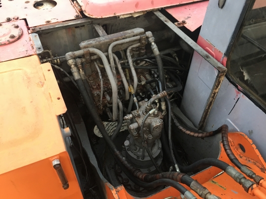 ขายรถแม็คโคร HITACHI EX100-2 นำเข้าจากญี่ปุ่นแท้ๆ 100\% ไม่เคยผ่านการใช้งานในไทย สภาพนางฟ้า สนใจติดต่อ 081-9485494