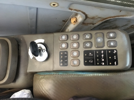 ขายรถแม็คโคร HITACHI EX100-2 นำเข้าจากญี่ปุ่นแท้ๆ 100\% ไม่เคยผ่านการใช้งานในไทย สภาพนางฟ้า สนใจติดต่อ 081-9485494