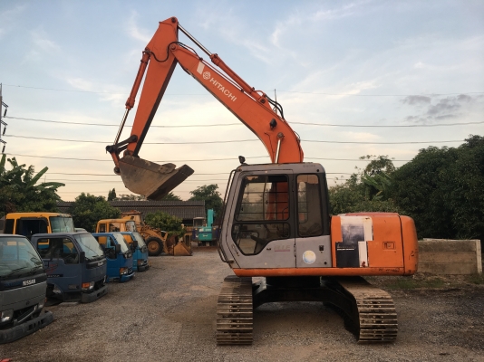 ขายรถแม็คโคร HITACHI EX100-2 นำเข้าจากญี่ปุ่นแท้ๆ 100\% ไม่เคยผ่านการใช้งานในไทย สภาพนางฟ้า สนใจติดต่อ 081-9485494