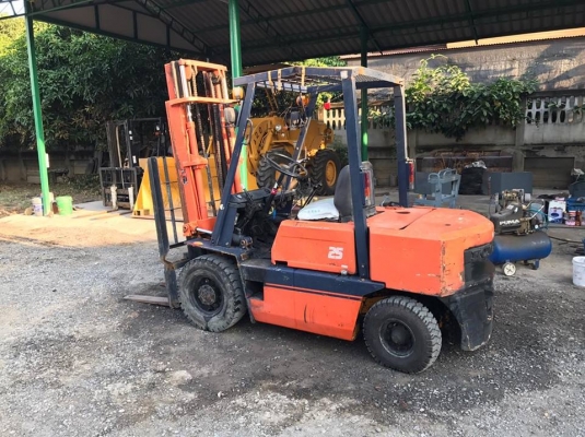 ขายโฟล์คลิฟต์ KOMATSU FG25 2.5ตัน เสาสูง 3 เมตร นำเข้าจากประเทศญี่ปุ่น สภาพสวย พร้อมใช้งาน สนใจติดต่อ 081-948-5494
