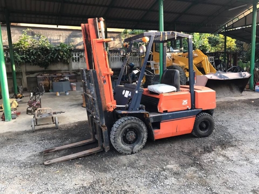 ขายโฟล์คลิฟต์ KOMATSU FG25 2.5ตัน เสาสูง 3 เมตร นำเข้าจากประเทศญี่ปุ่น สภาพสวย พร้อมใช้งาน สนใจติดต่อ 081-948-5494