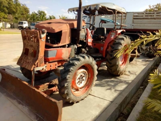 ขาย 195,000KUBOTA M  5000. เครื่อง ปั๊มดี อุปกรใบมีด หาง6 พร้อมใช้งาน เอกสารเล่มทะเบียน รถอยู่ อุบล 090-772-3710 090-772-3708