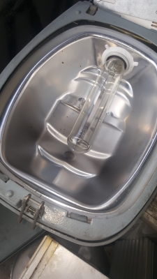 ขายโคมไฟถนน โคมละ 900 บาทมี 20 โคม