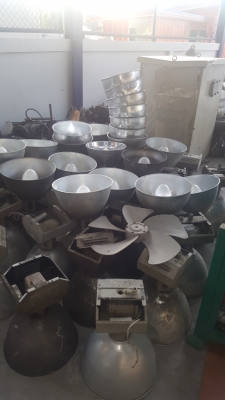 ขายโคมไฟถนน โคมละ 900 บาทมี 20 โคม