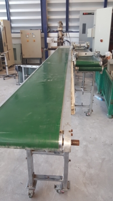 ขายสายพานลำเลียง 4 ชุด 20,000 บาทยาว 4.5เมตร=1 3เมตร=2 1.2เมตร=1