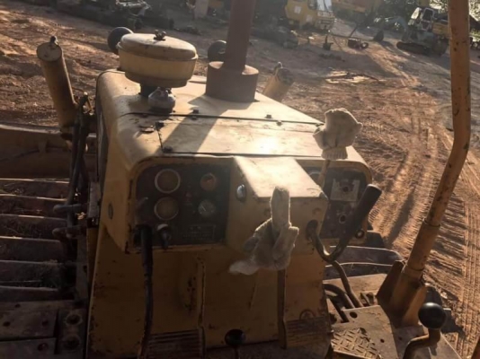 ขาย 355,000 CAT D4E  เครื่อง 43Vฝาบาง โช่หนา เกียร์ดี ใบสวยตีนเป็ด. เอกสารชื้อขาย  รถอยู่ จ.ปทุมธานี โทร&amp;ไอดีไลน์  090-772-3710 090-772-3708