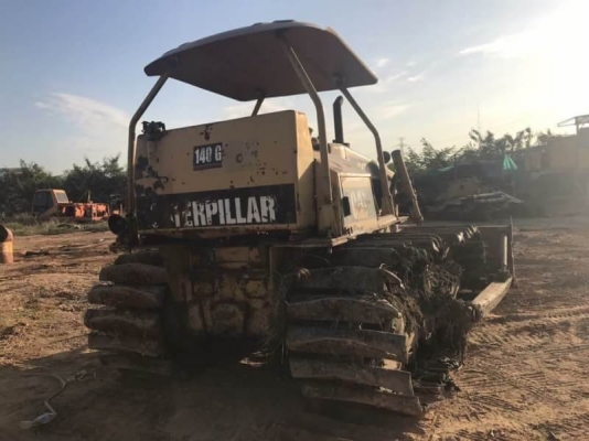 ขาย 355,000 CAT D4E  เครื่อง 43Vฝาบาง โช่หนา เกียร์ดี ใบสวยตีนเป็ด. เอกสารชื้อขาย  รถอยู่ จ.ปทุมธานี โทร&amp;ไอดีไลน์  090-772-3710 090-772-3708