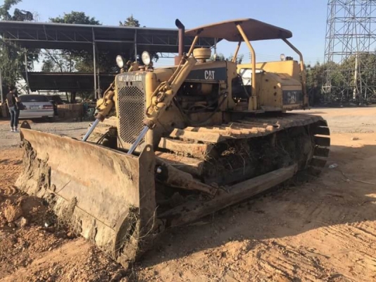 ขาย 355,000 CAT D4E  เครื่อง 43Vฝาบาง โช่หนา เกียร์ดี ใบสวยตีนเป็ด. เอกสารชื้อขาย  รถอยู่ จ.ปทุมธานี โทร&amp;ไอดีไลน์  090-772-3710 090-772-3708