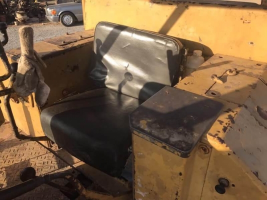 ขาย 355,000 CAT D4E  เครื่อง 43Vฝาบาง โช่หนา เกียร์ดี ใบสวยตีนเป็ด. เอกสารชื้อขาย  รถอยู่ จ.ปทุมธานี โทร&amp;ไอดีไลน์  090-772-3710 090-772-3708