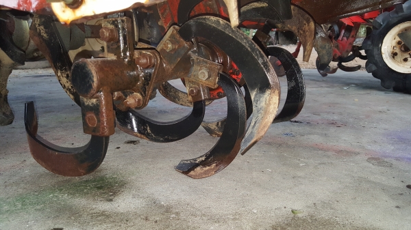 รถพรวนดิน 7 แรง 4 จังหวะ รหัสสินค้า C2 - 9 พร้อมใช้งาน เปลี่ยนถ่ายของเหลวให้หมด พ่นทับตัวหยุดสนิมเหล็ก