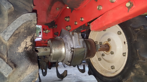 รถพรวนดิน 7 แรง 4 จังหวะ รหัสสินค้า C2 - 9 พร้อมใช้งาน เปลี่ยนถ่ายของเหลวให้หมด พ่นทับตัวหยุดสนิมเหล็ก