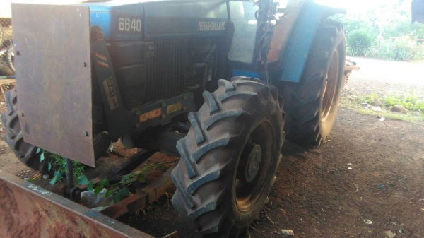 ขายรถไถ FORD 6640 2 เพลา เอกสารอินวอย ใบมีด 4 จาน CMT จาน 26 นิ้ว ราคา 600000