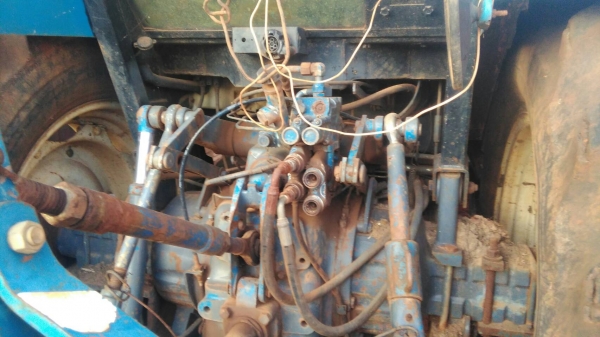 ขายรถไถ FORD 6640 2 เพลา เอกสารอินวอย ใบมีด 4 จาน CMT จาน 26 นิ้ว ราคา 600000