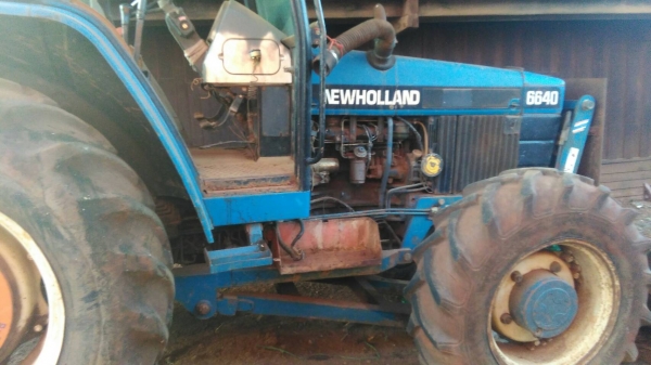 ขายรถไถ FORD 6640 2 เพลา เอกสารอินวอย ใบมีด 4 จาน CMT จาน 26 นิ้ว ราคา 600000