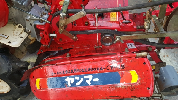 รถพร้อมดินสาดออกข้าง มีตัวตบดินกันดินไหน ปรับสภาพแล้วพร้อมใช้งาน ใบตีดินเต็มๆๆ รหัสสินค้า C2 - 15 ราคา 35000 บาท