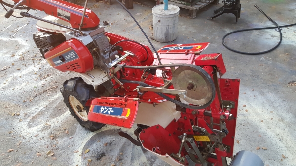 รถพร้อมดินสาดออกข้าง มีตัวตบดินกันดินไหน ปรับสภาพแล้วพร้อมใช้งาน ใบตีดินเต็มๆๆ รหัสสินค้า C2 - 15 ราคา 35000 บาท