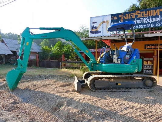 KOMATSU 40mr-1 ขนาดPC-40 <มีVDOให้ชม> รถเก่านอกแท้ มีเอกสารใบอินวอย☎️ติดต่อ 085-5632278 (ราคาต่อรองได้)