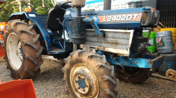 ขายรถไถ KUBOTA L2402 DT 2เพลา  ราคา 80,000 อ.แกลง จ.ระยอง มีบริการขนส่งทั่วไทย DC Tractor Rayong 0818618678,0899347475 https://www.facebook.com/DC-Tractor-Rayong-3071545327&hellip;/shop&hellip; id line=081-8618678 id line=089-9347475