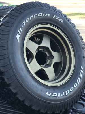 ขายล้อพร้อมยางชุด ขายล้อพร้อมยางชุด