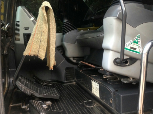 รถแม็คโคยี่ห้อ KOMATSU รุ่น PC78 US -6NO SERIAL NO. 11604 รถแม็คโคยี่ห้อ KOMATSU รุ่น PC78 US -6NO SERIAL NO. 11604