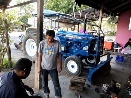 ขายรถไถ FORD 6610 เพลาเดี่ยว ใบมีด 3 จาน 7 จาน ราคา 320000