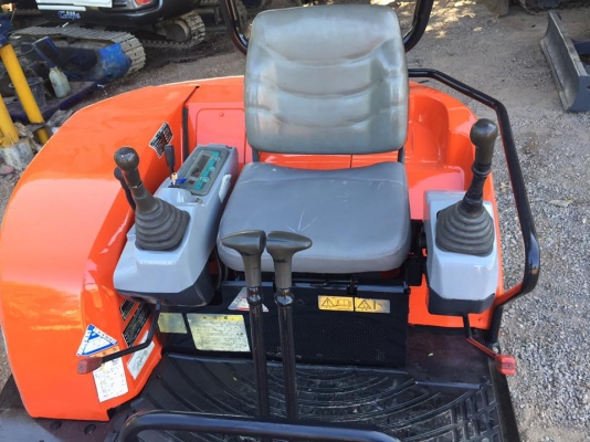 ขายรถขุดแบคโฮ KUBOTA K035-3สเปครถศูนย์ ขนาดPc-35 คอลโทนสั้นปั๊มนิ้ว รถเก่านอกแท้100\% มีเอกสารใบอินวอย เครื่องดี ระบบไวมากๆๆ ช่วงล่างสวย #ราคา 450,000 ต่อรองได้ ☎️สนใจติดต่อ 096-3268553 (สถิตย์พันธ์) ID LINE : 0963268553 ที่อยู่ อำเภอพระพุทธบาท