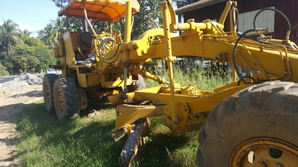 ขายรถเกรด KOMATSU GD37/6H  ราคา 240000