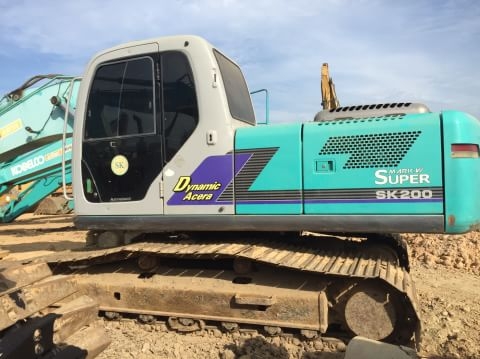 ขายKobelco sk200m6yn10สภาพพร้อมใช้ ติดต่อคุณอ๊อฟพิจิตร086-737-9991