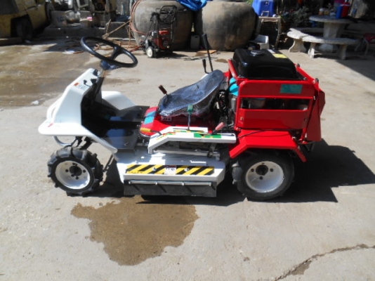 รถตัดหญ้า MASAO CLM1304 13 แรง พร้อมใช้งาน รถตัดหญ้า MASAO CLM1304 13 แรง พร้อมใช้งาน