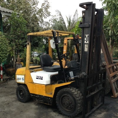 +++ ขายโฟล์คลิฟท์  T.C.M. FD30  ขนาด  3  ตัน  เครื่องยนต์ดีเซล  เสา  4  เมตร   งา 1,070  มม.  เกียร์ออโตเมติค    ยางตันครับ