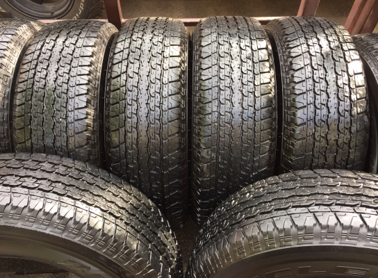 (ขอบคุณลูกค้าทุกท่านครับ) ยาง Bridgestone 245 70 16 ปี16 ดอกเต็ม เนื้อนิ่มๆ ไม่มีปะ ราคาไม่แพง