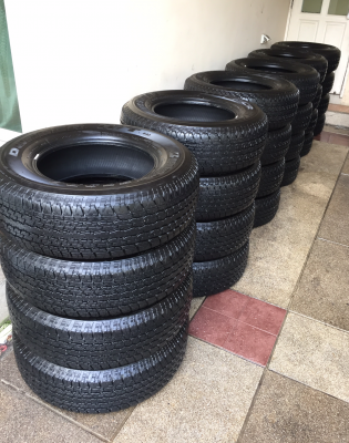 (ขอบคุณลูกค้าทุกท่านครับ) ยาง Bridgestone 245 70 16 ปี16 ดอกเต็ม เนื้อนิ่มๆ ไม่มีปะ ราคาไม่แพง