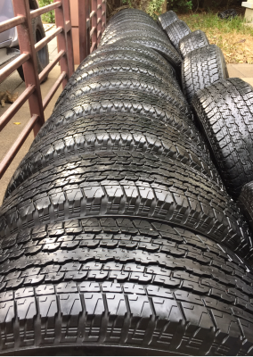 (ขอบคุณลูกค้าทุกท่านครับ) ยาง Bridgestone 245 70 16 ปี16 ดอกเต็ม เนื้อนิ่มๆ ไม่มีปะ ราคาไม่แพง