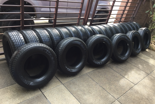 (ขอบคุณลูกค้าทุกท่านครับ) ยาง Bridgestone 245 70 16 ปี16 ดอกเต็ม เนื้อนิ่มๆ ไม่มีปะ ราคาไม่แพง