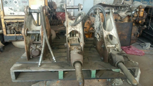 ขายหัวเจาะ รถแมคโคเล็ก ขนาด รุ่น 20-30-40 เก่านอก สภาพพร้อมใช้ ขายไม่แพงครับ