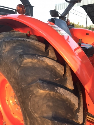 ขายรถไถคูโบต้าM6040 พร้อมดัน+ผาน7CMTใหม่ สภาพสวยสีเดิมๆจากโรงงานคับ