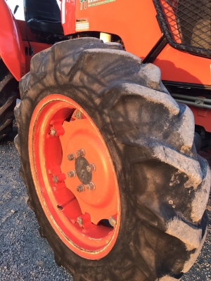 ขายรถไถคูโบต้าM6040 พร้อมดัน+ผาน7CMTใหม่ สภาพสวยสีเดิมๆจากโรงงานคับ