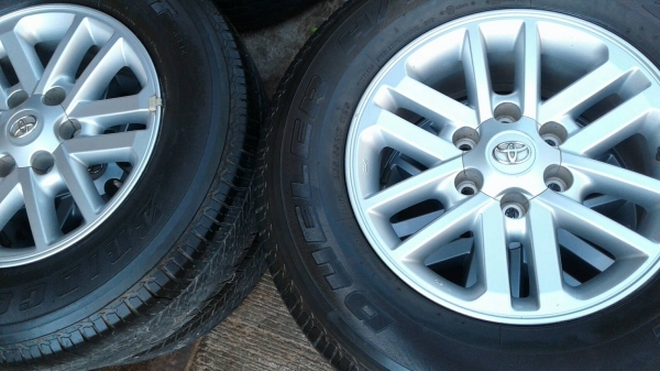 ขายล้อแม็กวีโก้แชมป์ 17 พร้อมยางบริดโตน 265 65 17 ขายล้อแม็กวีโก้แชมป์ 17 พร้อมยางบริดโตน 265 65 17