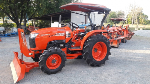 ขายรถไถคูโบต้าL3608SPมีดันหน้า+ผาน5ตราช้าง เล่มทะเบียนพร้อมโอนคับ ราคา325,000.คับ