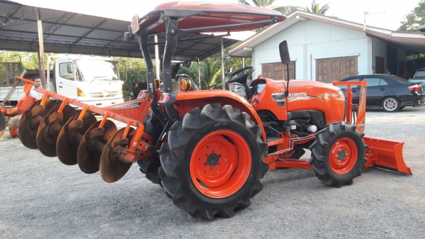 ขายรถไถคูโบต้าL3608SPมีดันหน้า+ผาน5ตราช้าง เล่มทะเบียนพร้อมโอนคับ ราคา325,000.คับ