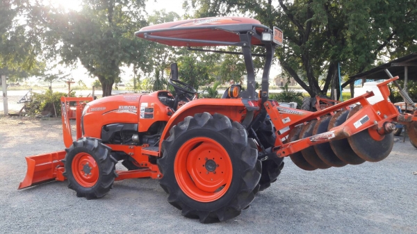 ขายรถไถคูโบต้าL3608SPมีดันหน้า+ผาน5ตราช้าง เล่มทะเบียนพร้อมโอนคับ ราคา325,000.คับ