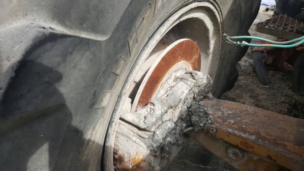 ขายตามสภาพ รถตัก CAT 920 เอวอ่อน ไม่มีเครื่อง เกียร์มี ปั้มครบ ราคาต่อรองได้